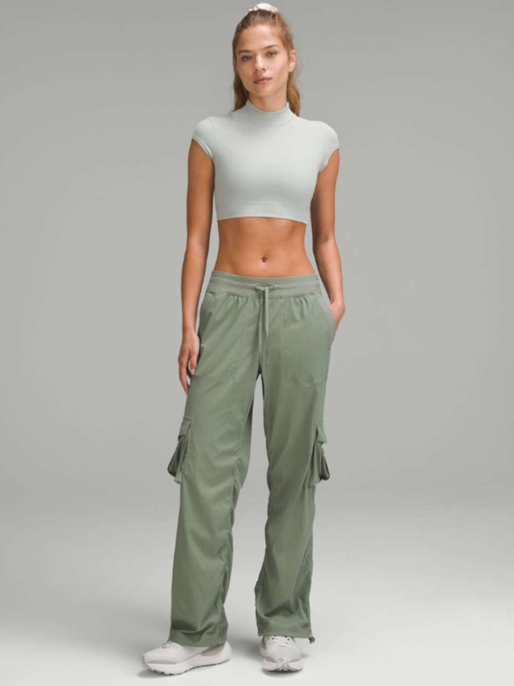 Dance Studio Relaxed-Fit Mid-Rise Cargo Pant (Size XS) in Grey Eucalyptus